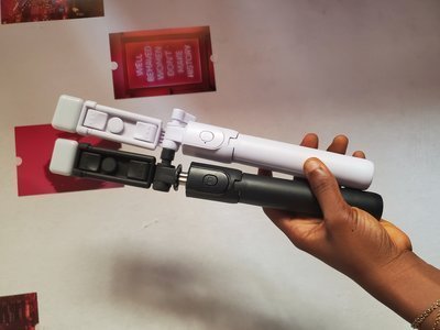 SELFIE STICK WITH LIGHT