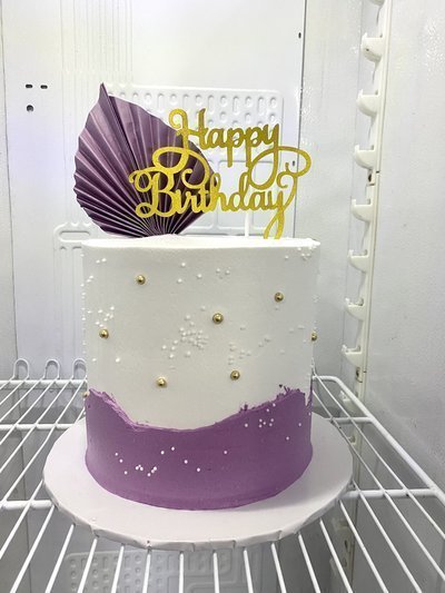 Size 8 cake