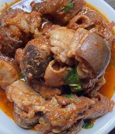 Cow legs or cow head pepper soup